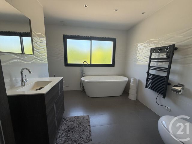 maison à louer - 5 pièces - 122.0 m2 - MARTAINVILLE - 27 - HAUTE-NORMANDIE - Century 21 Saint Hélier