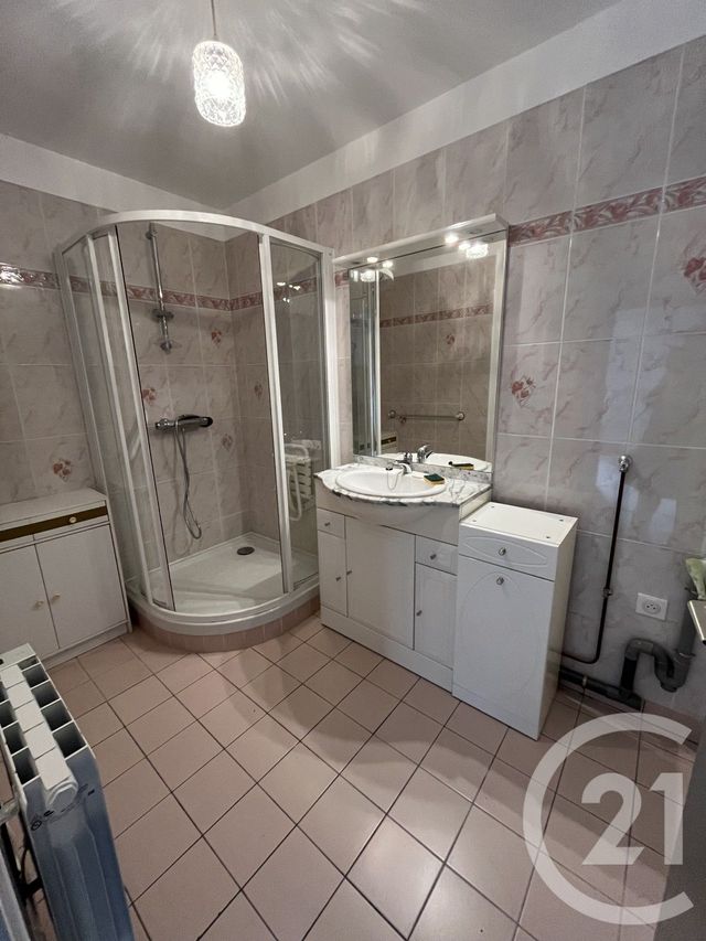 Appartement T4 à louer - 4 pièces - 88.23 m2 - BEUZEVILLE - 27 - HAUTE-NORMANDIE - Century 21 Saint Hélier