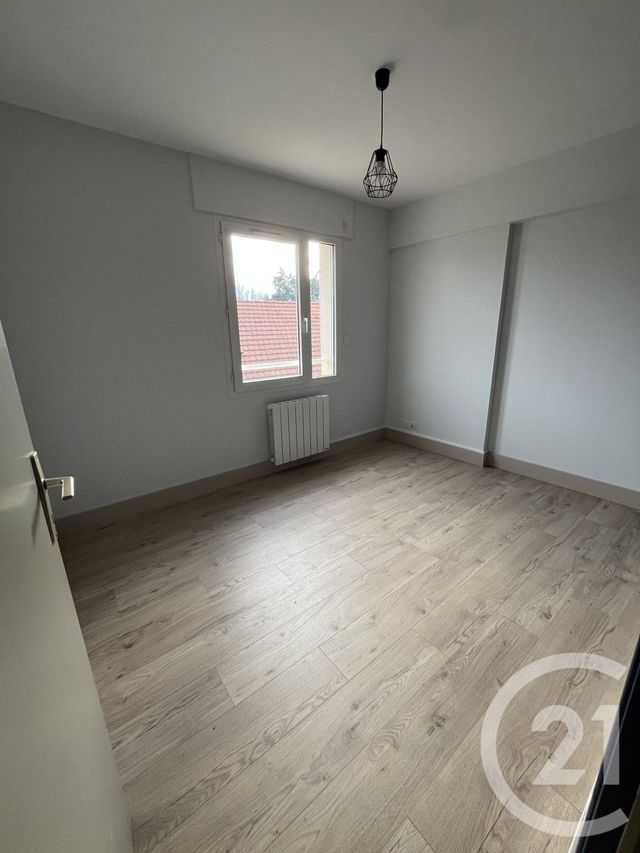 Appartement T4 à louer - 4 pièces - 88.23 m2 - BEUZEVILLE - 27 - HAUTE-NORMANDIE - Century 21 Saint Hélier