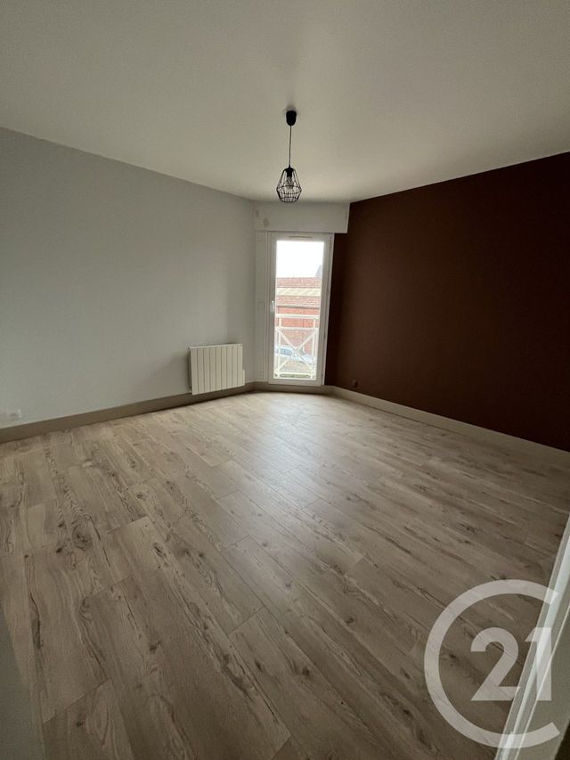 Appartement T4 à louer - 4 pièces - 88.23 m2 - BEUZEVILLE - 27 - HAUTE-NORMANDIE - Century 21 Saint Hélier