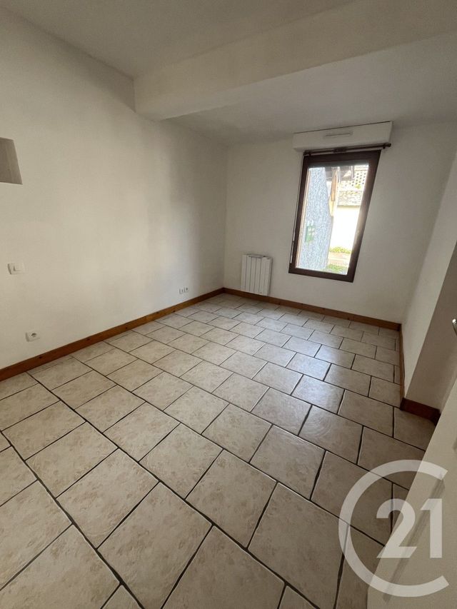 Appartement F2 à louer - 2 pièces - 50.59 m2 - BEUZEVILLE - 27 - HAUTE-NORMANDIE - Century 21 Saint Hélier