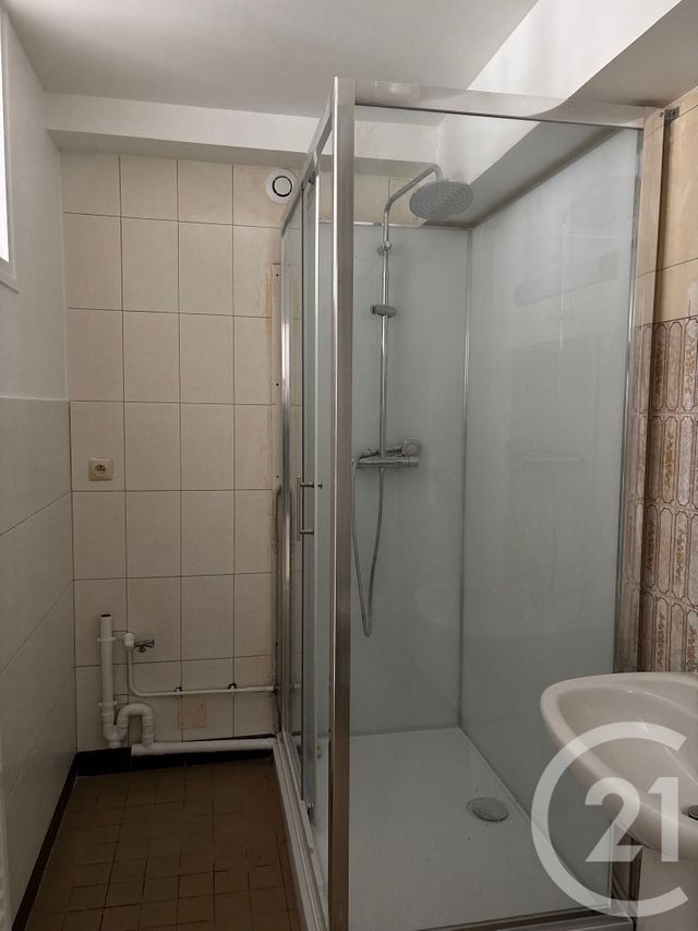 Appartement T2 à louer - 2 pièces - 30.0 m2 - CAUDEBEC LES ELBEUF - 76 - HAUTE-NORMANDIE - Century 21 Saint Hélier