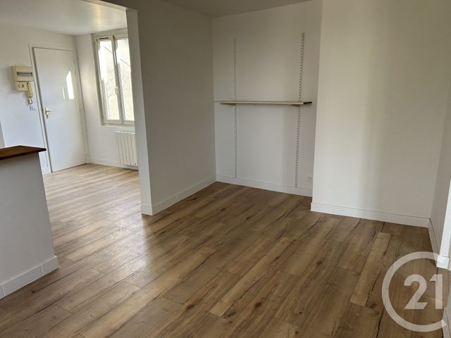 Appartement F2 à louer - 2 pièces - 40.6 m2 - CAUDEBEC LES ELBEUF - 76 - HAUTE-NORMANDIE - Century 21 Saint Hélier
