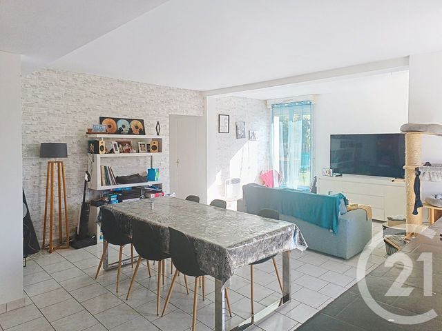 Appartement F2 à vendre - 4 pièces - 91.91 m2 - BOULLEVILLE - 27 - HAUTE-NORMANDIE - Century 21 Saint Hélier