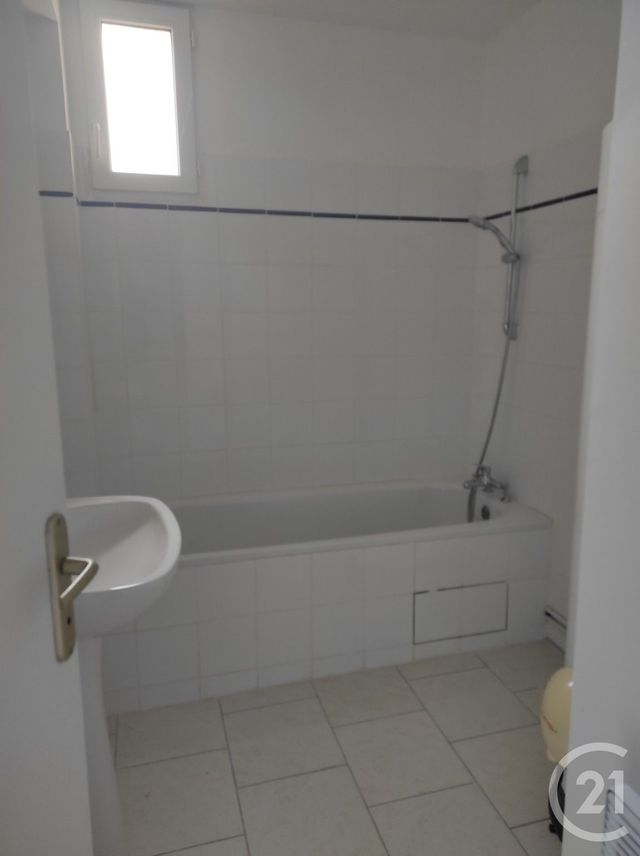 Appartement F2 à vendre - 4 pièces - 91.91 m2 - BOULLEVILLE - 27 - HAUTE-NORMANDIE - Century 21 Saint Hélier